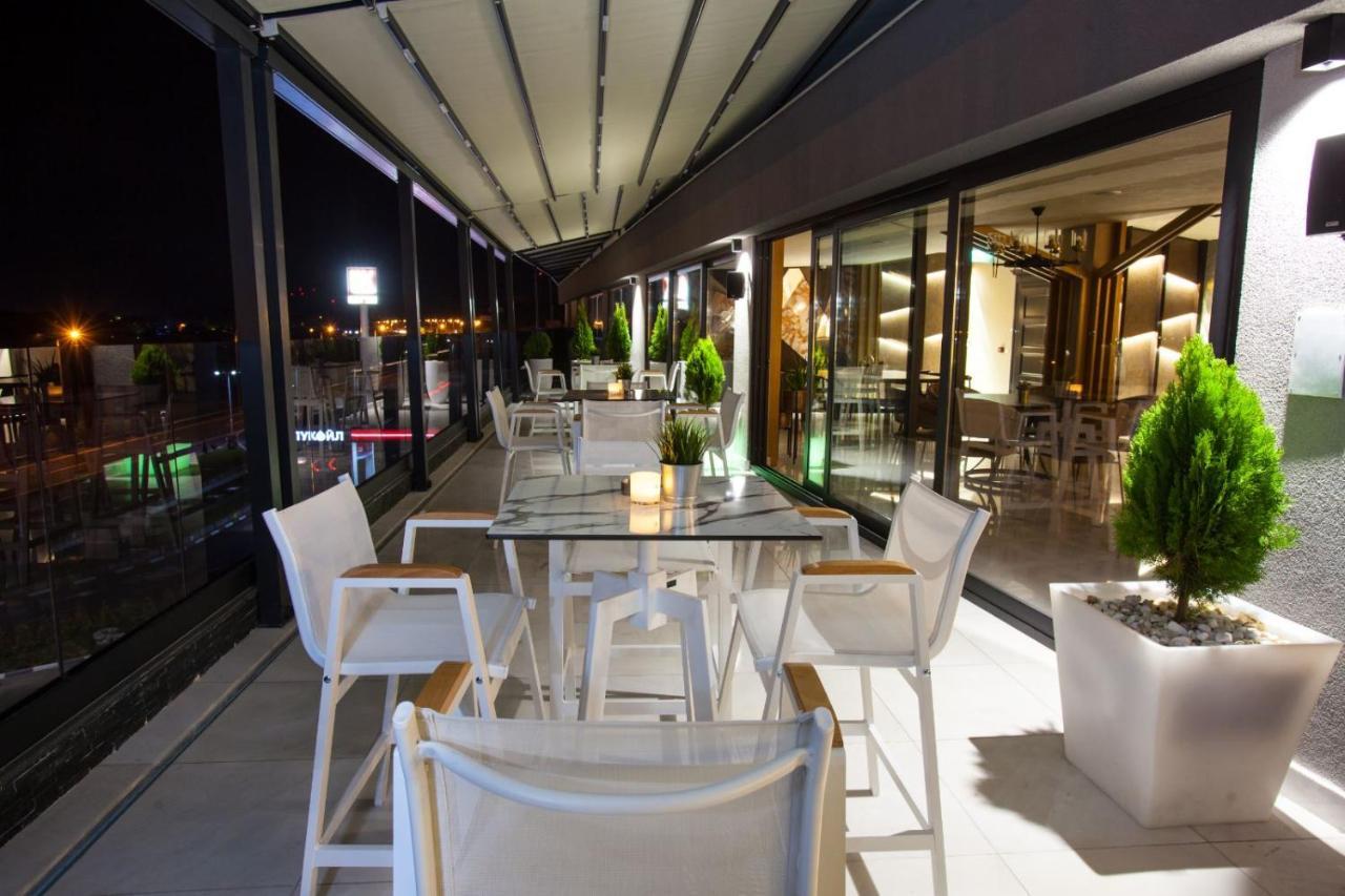 Hotel Sky Gevgelija Buitenkant foto The Sky Bar